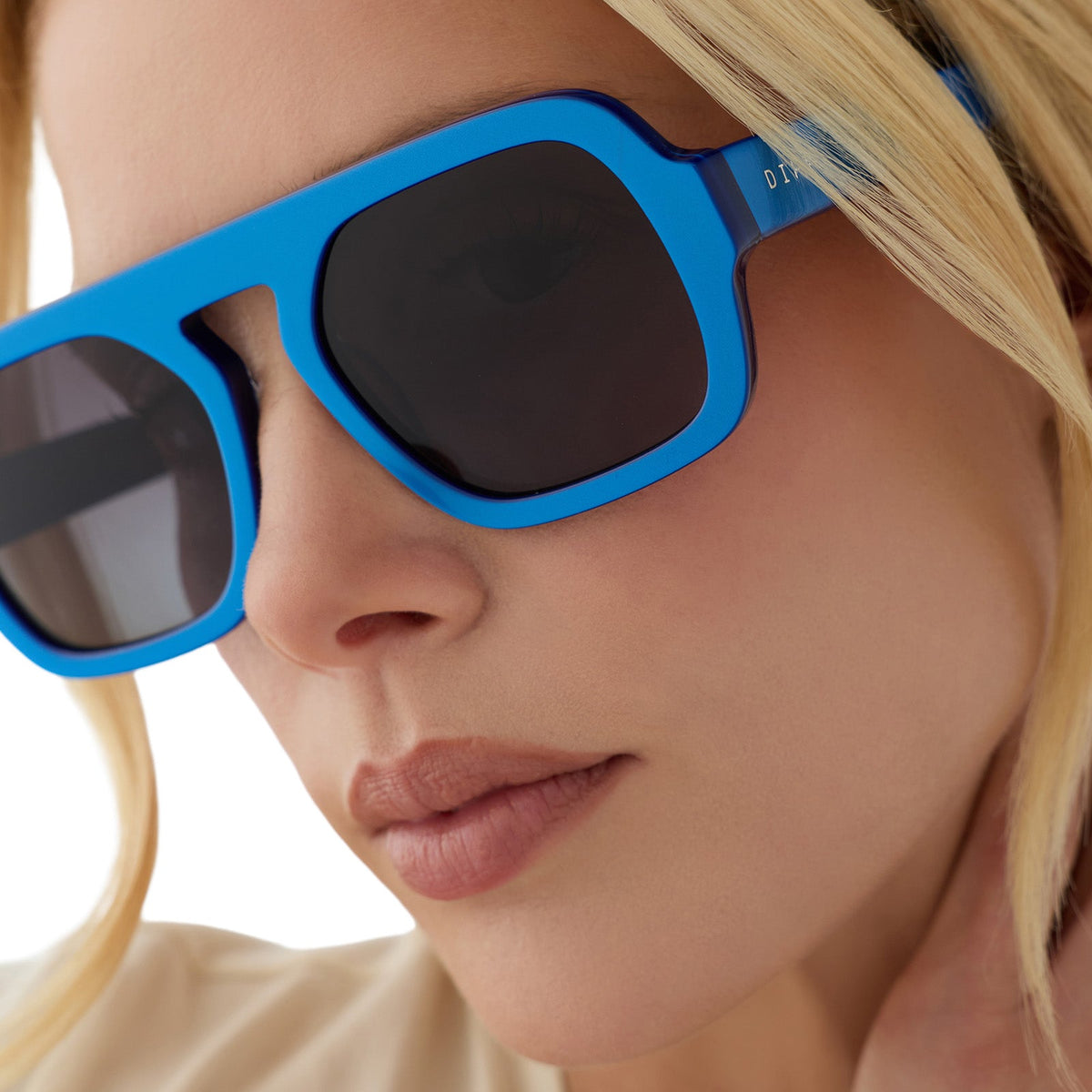 ALIX - LUMINOUS BLUE + BLUE GRADIENT + POLARIZED + SUNGLASSES